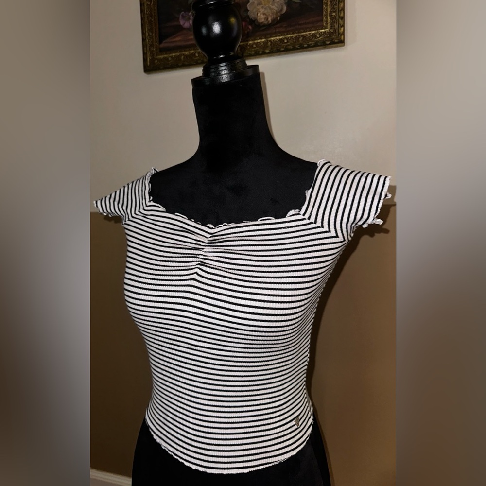Guess Monochrome Striped Top